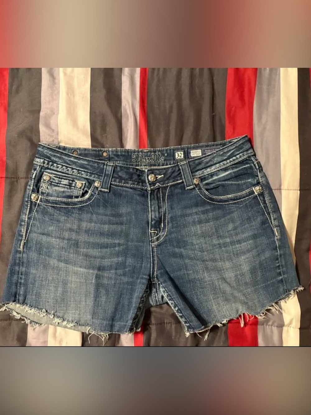 Miss Me Shorts size 32